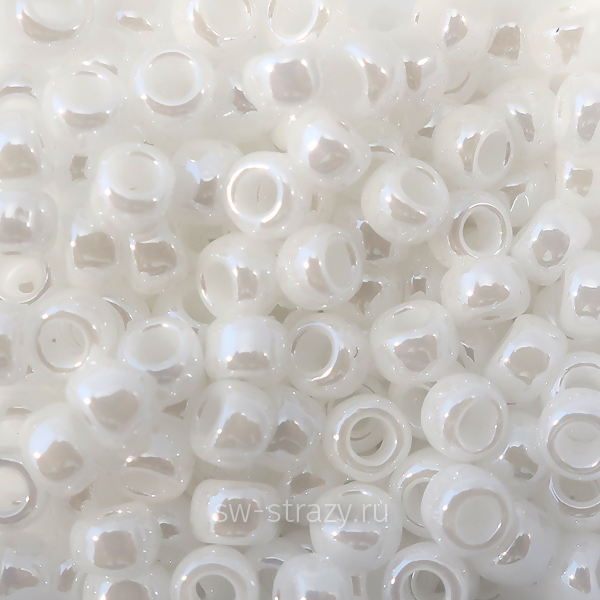 Бисер круглый 8/0 #0121 Непрозрачный глянцевый, белый