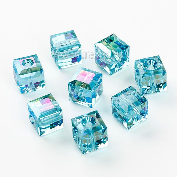 Бусины 5601 4 mm Light Turquoise Shimmer