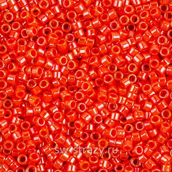 Бисер Treasures 11/0 #0129 Светло-красный/перламутровый