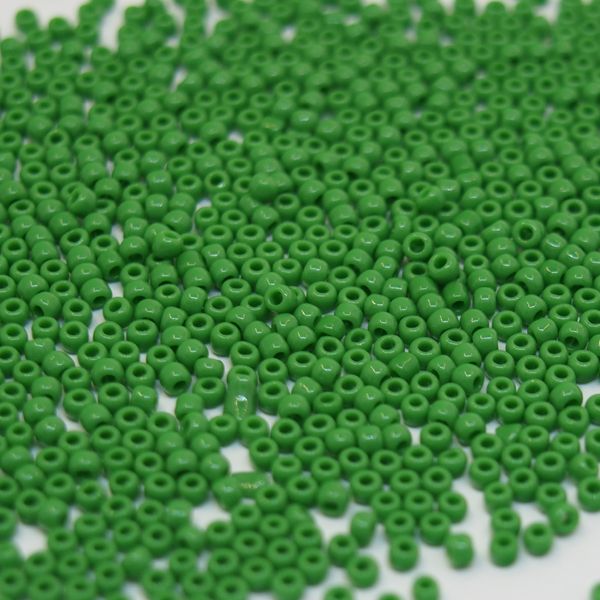 Бисер круглый 11/0 #0047D Непрозрачный, зеленый клевер